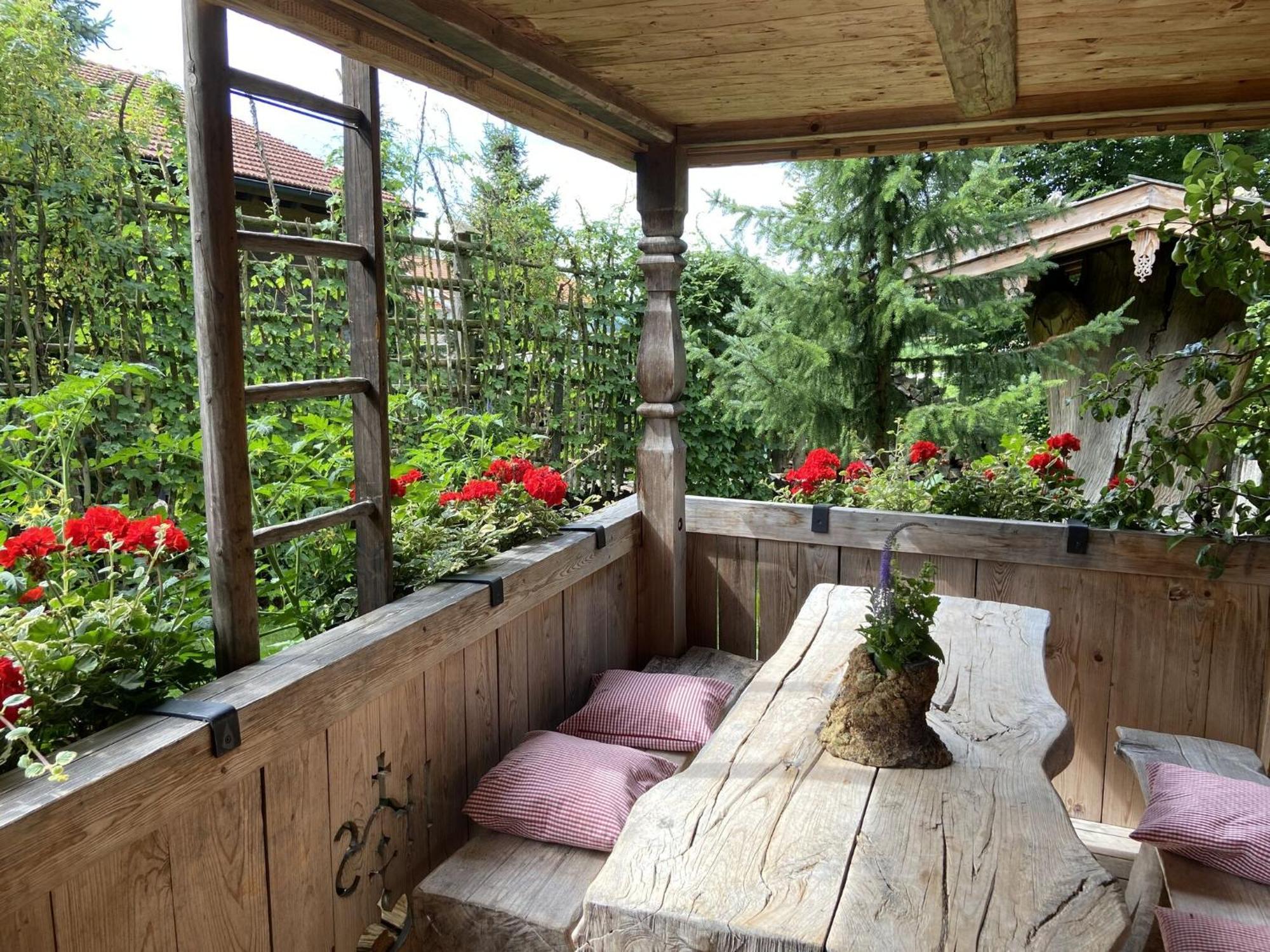 Eco Friendly Chalet Near The Lake In Asten Tittmoning Exterior foto